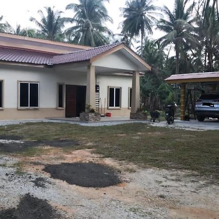 R & R Homestay Tanjung Karang 外观 照片